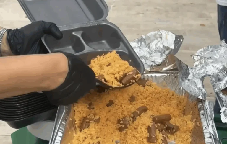 Gesto de amor a los más necesitados: una cena que alimenta el alma